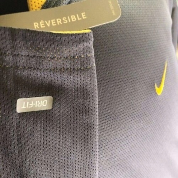 Nike Small Long Sleeve Reversible‎ Hooded Pullover - Picture 5 of 8